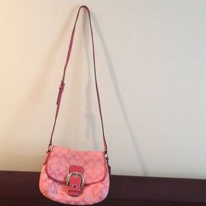 Perfect for summer! Lovely pink coach shoulder bag